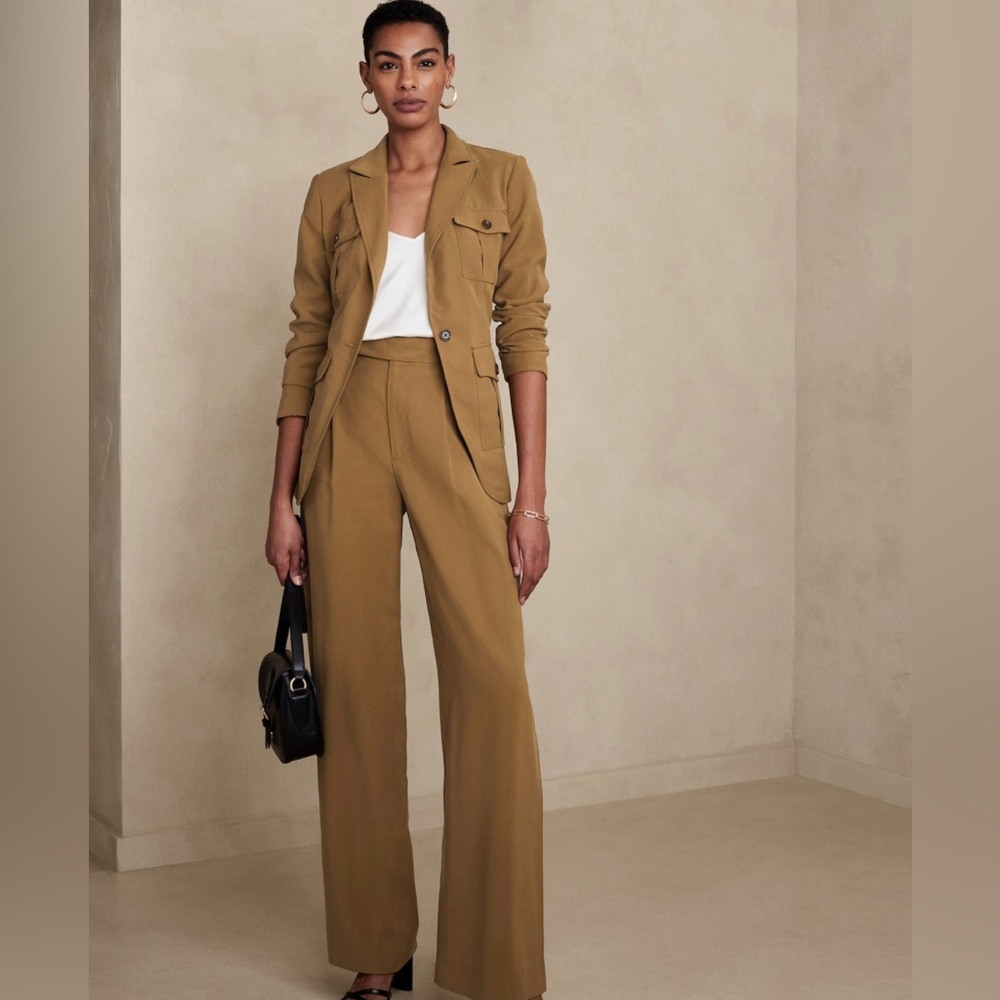 NWT! Banana Republic Wide-Leg Pant